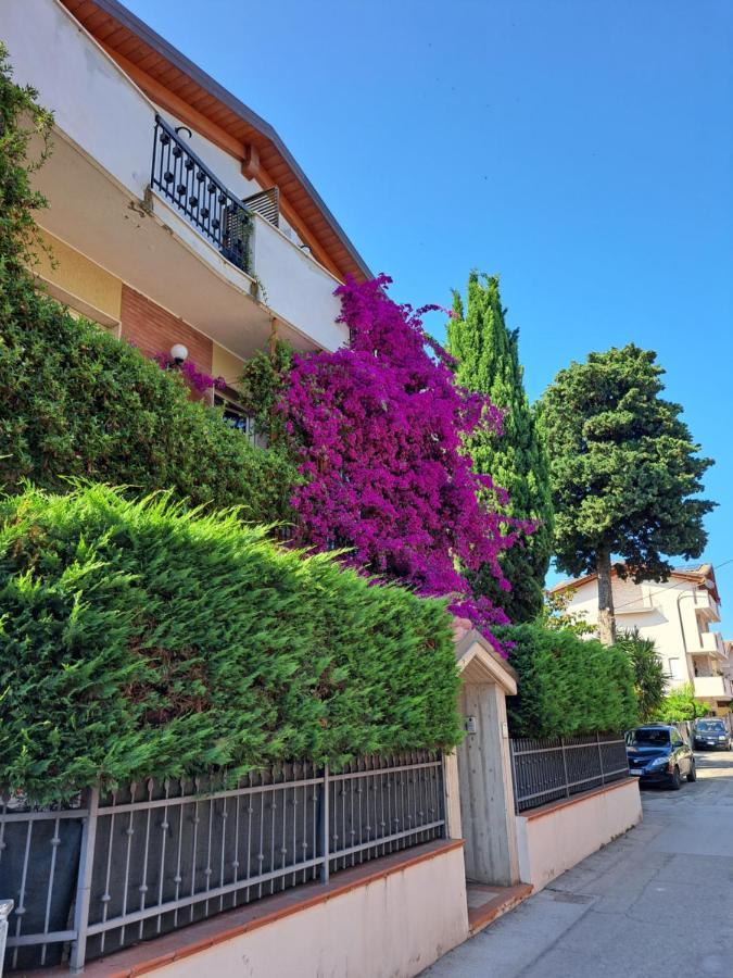 B&B Carlotta Montesilvano Bagian luar foto