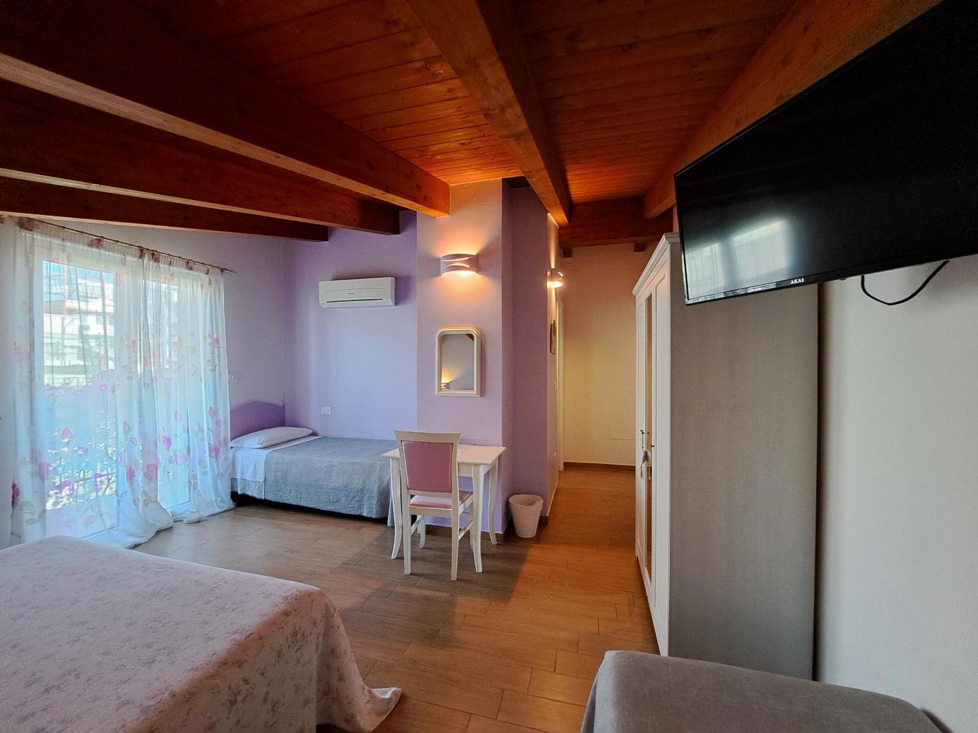 B&B Carlotta Montesilvano Bagian luar foto